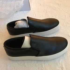 Steve Madden “Gills” black leather slip-ons 8